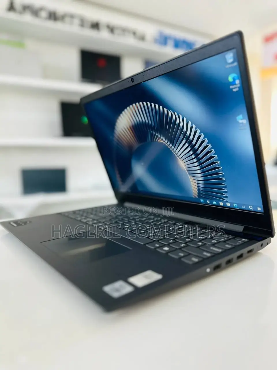 New Laptop Lenovo V15 8GB Intel Core I7 SSD 512GB