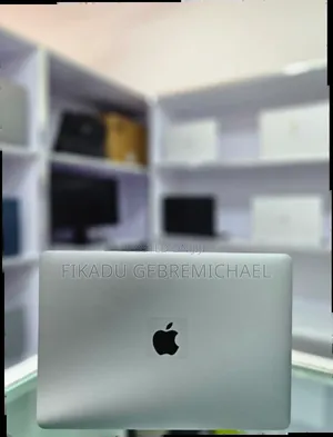 New Laptop Apple MacBook Pro 2017 16GB Intel Core i5 SSD 256GB