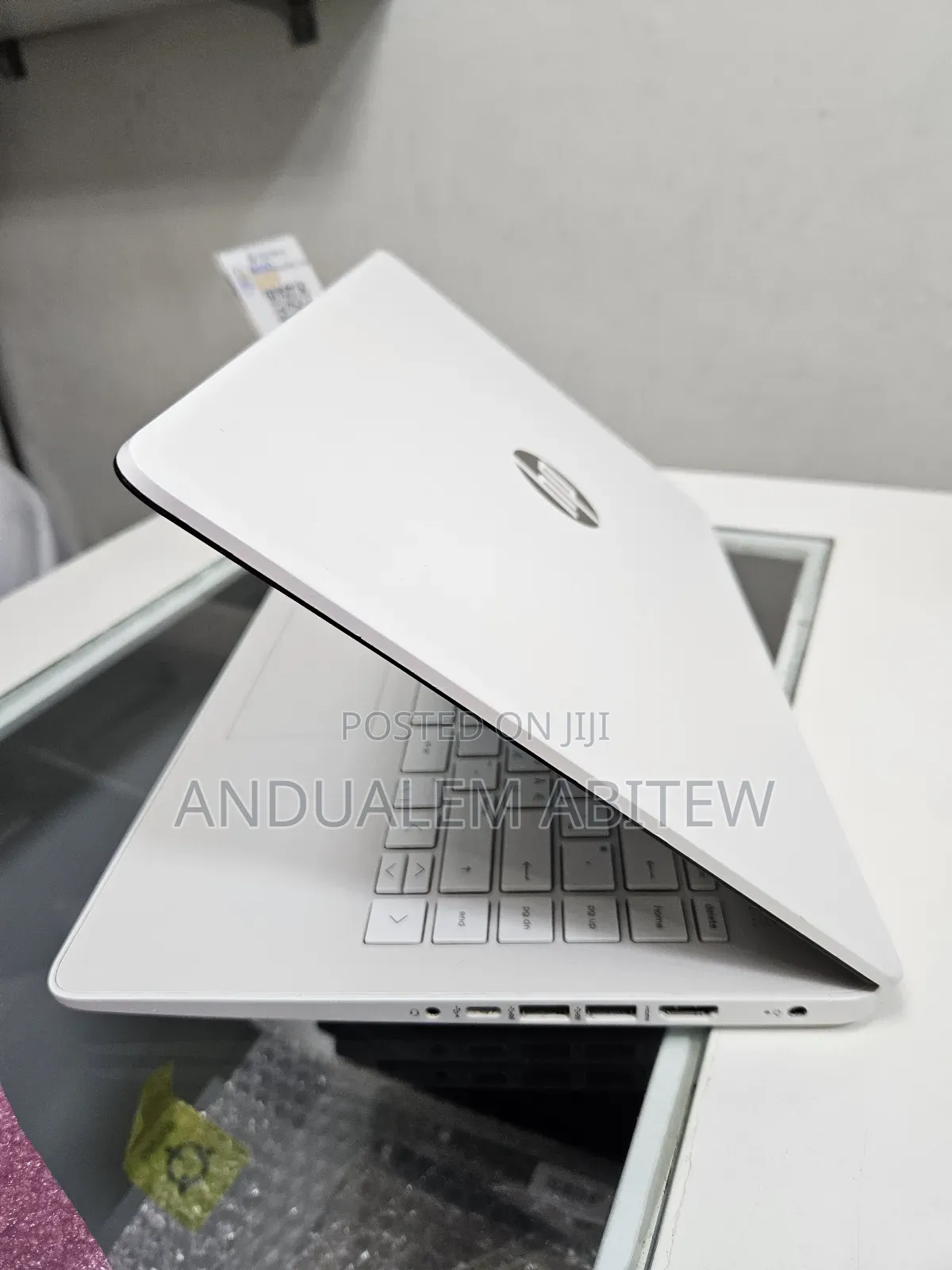 New Laptop HP Stream Notebook 4GB Intel Pentium SSD 60GB