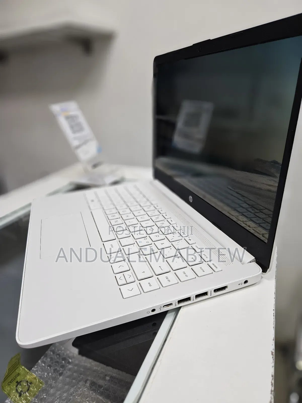 New Laptop HP Stream Notebook 4GB Intel Pentium SSD 60GB