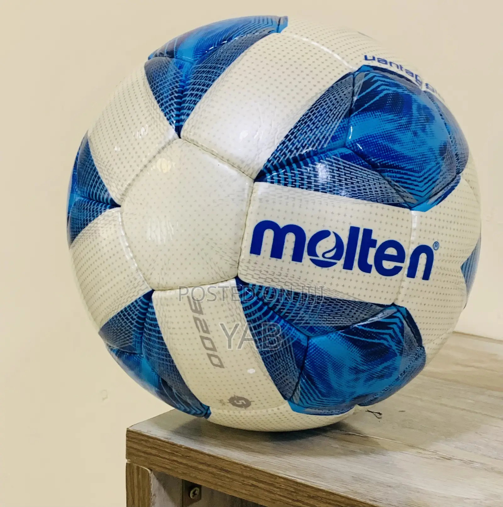 Molten Football  3200 Tubeless Original