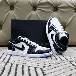 Photo - Original Air Jordan 1 Low ‘Concord’ Shoes