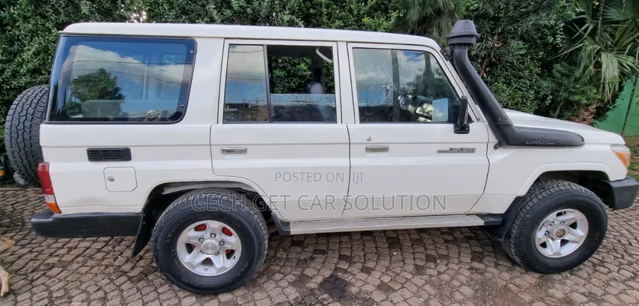 Toyota Land Cruiser 2018 White