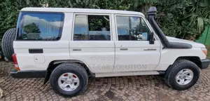 Toyota Land Cruiser 2018 White