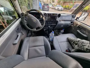 Toyota Land Cruiser 2018 White