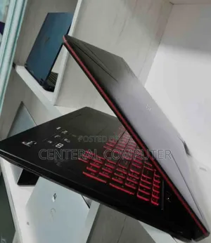 New Laptop HP Pavilion 15-Eh0050wm 8GB AMD Ryzen 5 SSD 512GB