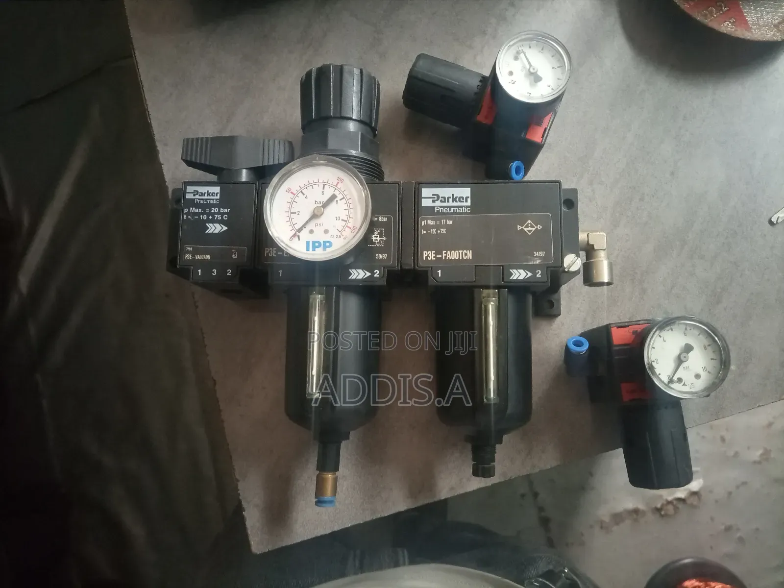 Pneumatic Distributor and Regulator
