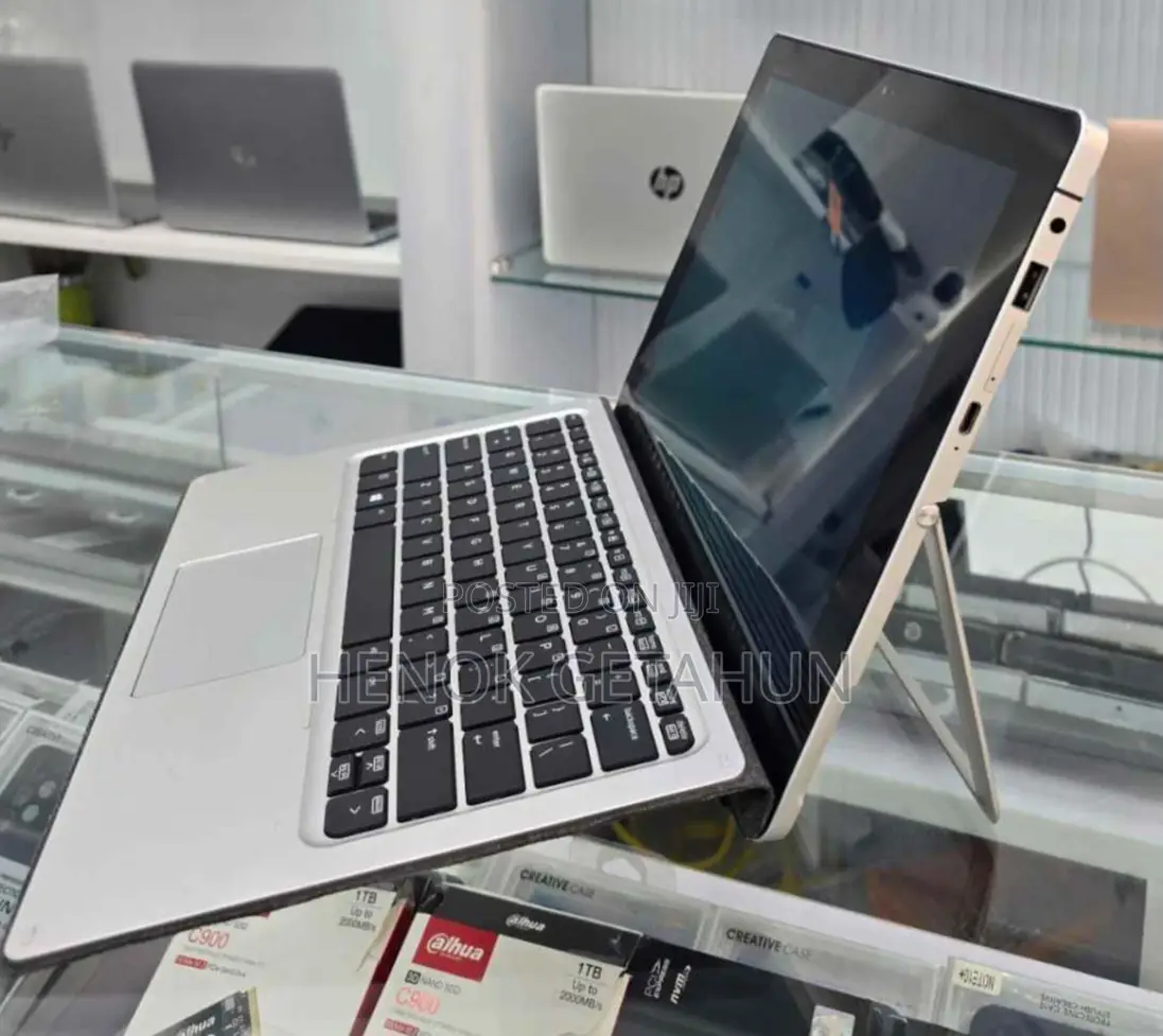 New Laptop HP X2 8GB Intel SSD 256GB