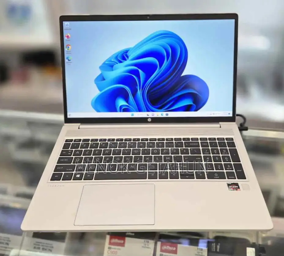 New Laptop HP ProBook 430 8GB AMD Ryzen 5 SSD 256GB