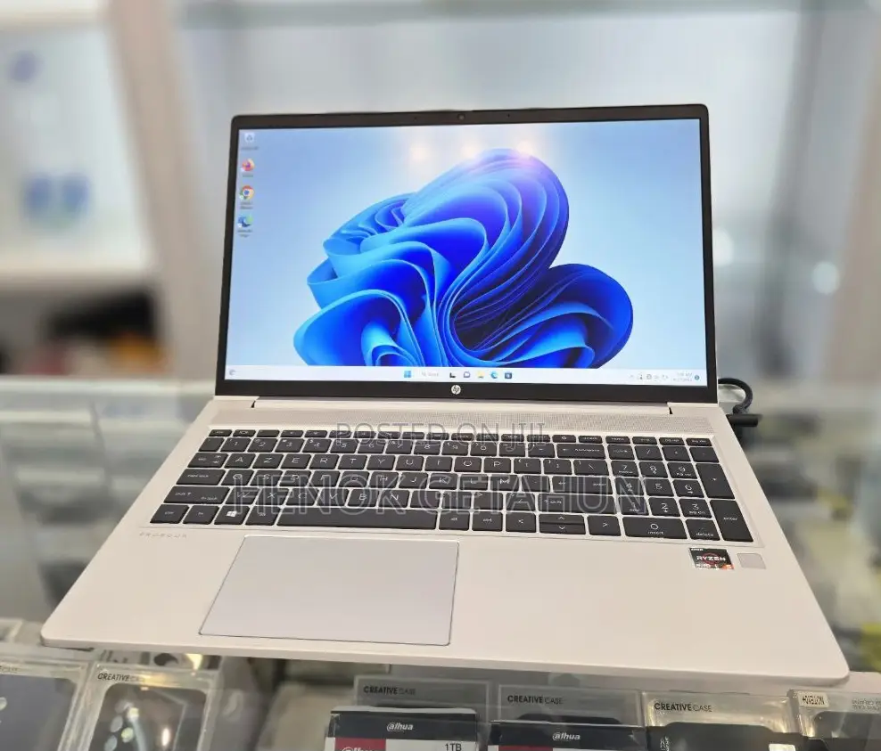 New Laptop HP ProBook 430 8GB AMD Ryzen 5 SSD 256GB