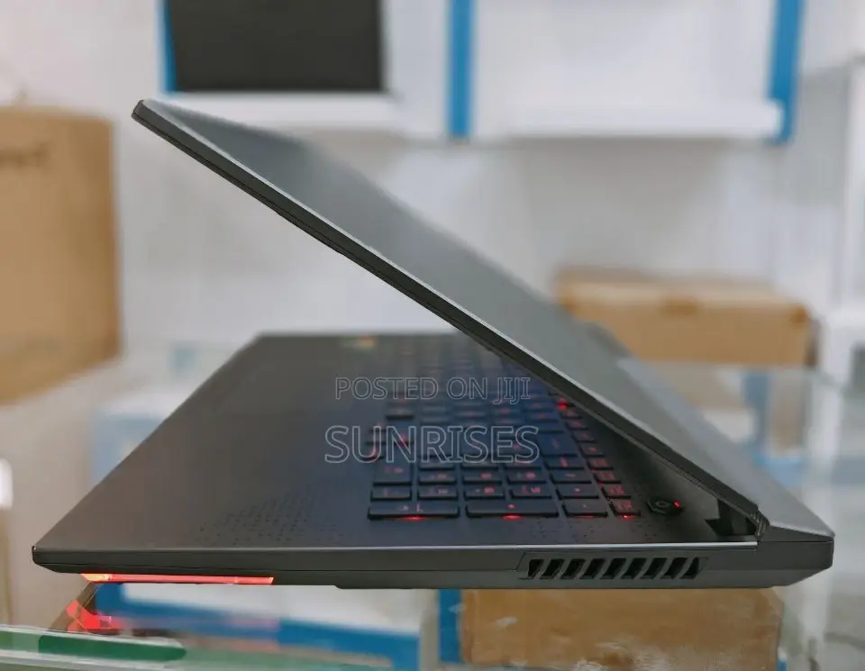 New Laptop Asus ROG Strix G17 32GB AMD Ryzen 9 SSD 1T