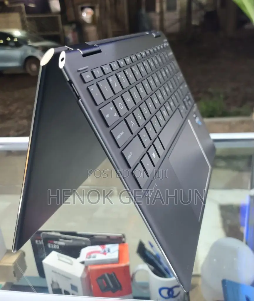 New Laptop HP Spectre 16GB Intel Core I7 SSD 1T