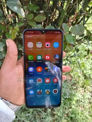 Photo - Samsung Galaxy A20 32 GB Black