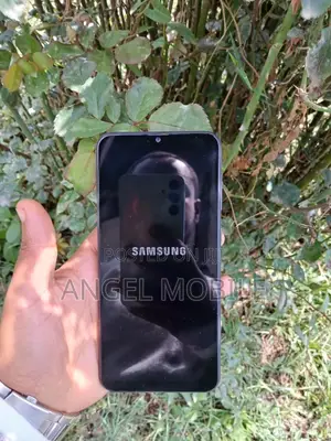 Samsung Galaxy A20 32 GB Black