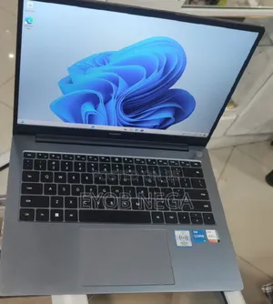 New Laptop Huawei MateBook HZ-W19 16GB Intel Core I5 SSD 512GB