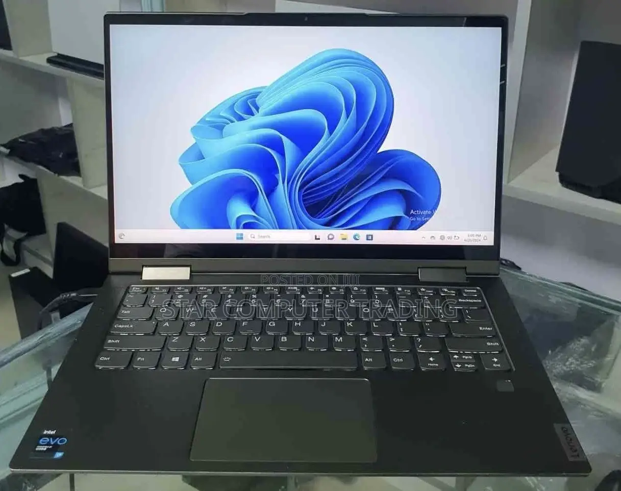 New Laptop Lenovo Yoga 700 12GB Intel Core I5 SSD 512GB