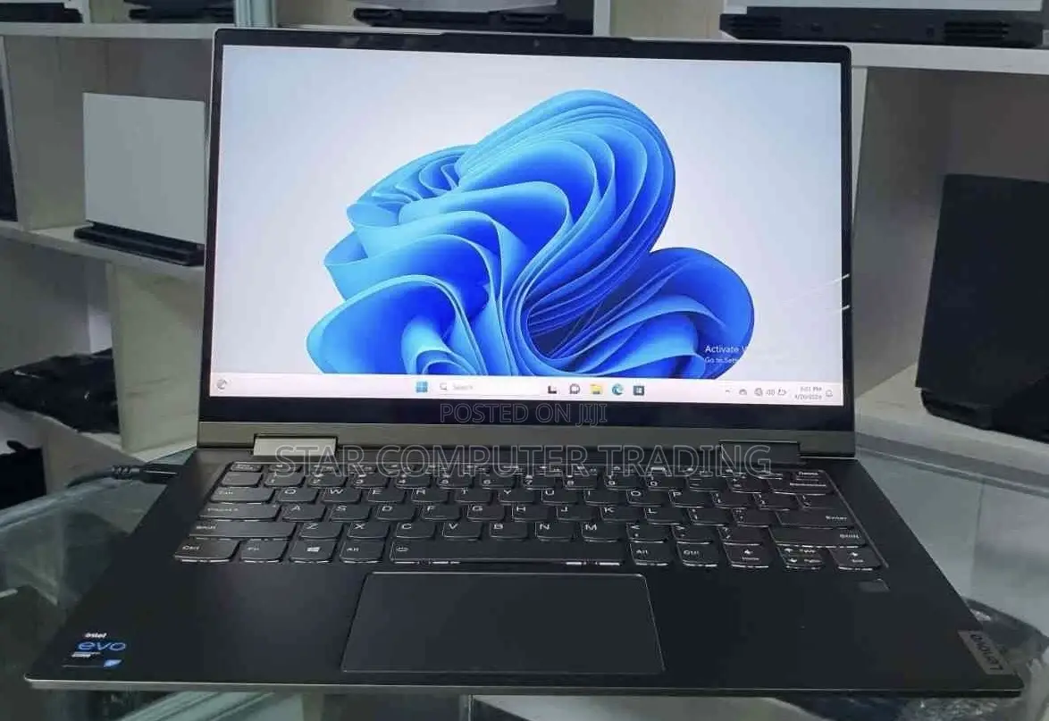 New Laptop Lenovo Yoga 700 12GB Intel Core I5 SSD 512GB