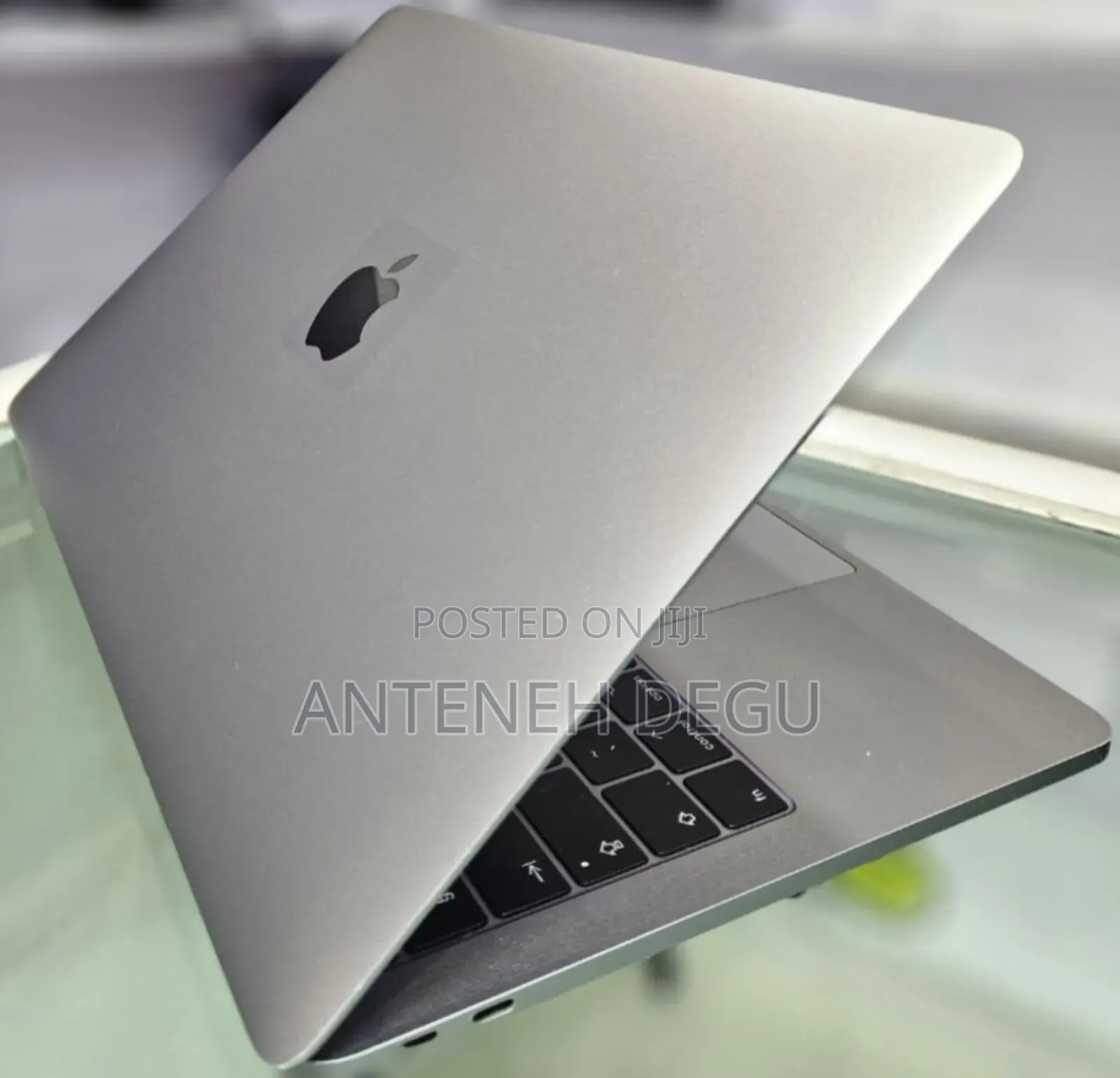 New Laptop Apple MacBook Pro 2017 16GB Intel Core I5 SSD 256GB