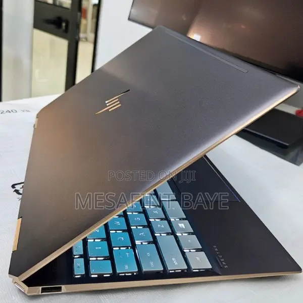 New Laptop HP Spectre 8GB Intel Core I7 SSD 512GB