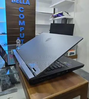 New Laptop MSI Raider GE76 12UGS 32GB Intel Core I9 SSD 2T