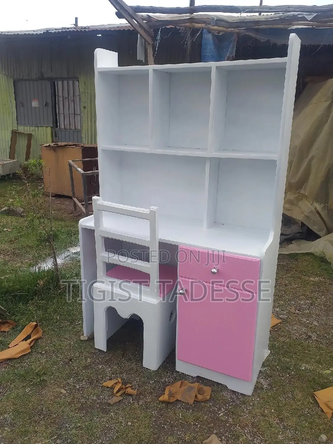 ለልጆች ማጥኛ መፅሀፍ መደርደርያ ያለው ለወንድም ለሴትም ልጆችዎ
በፈለጉት መጠን