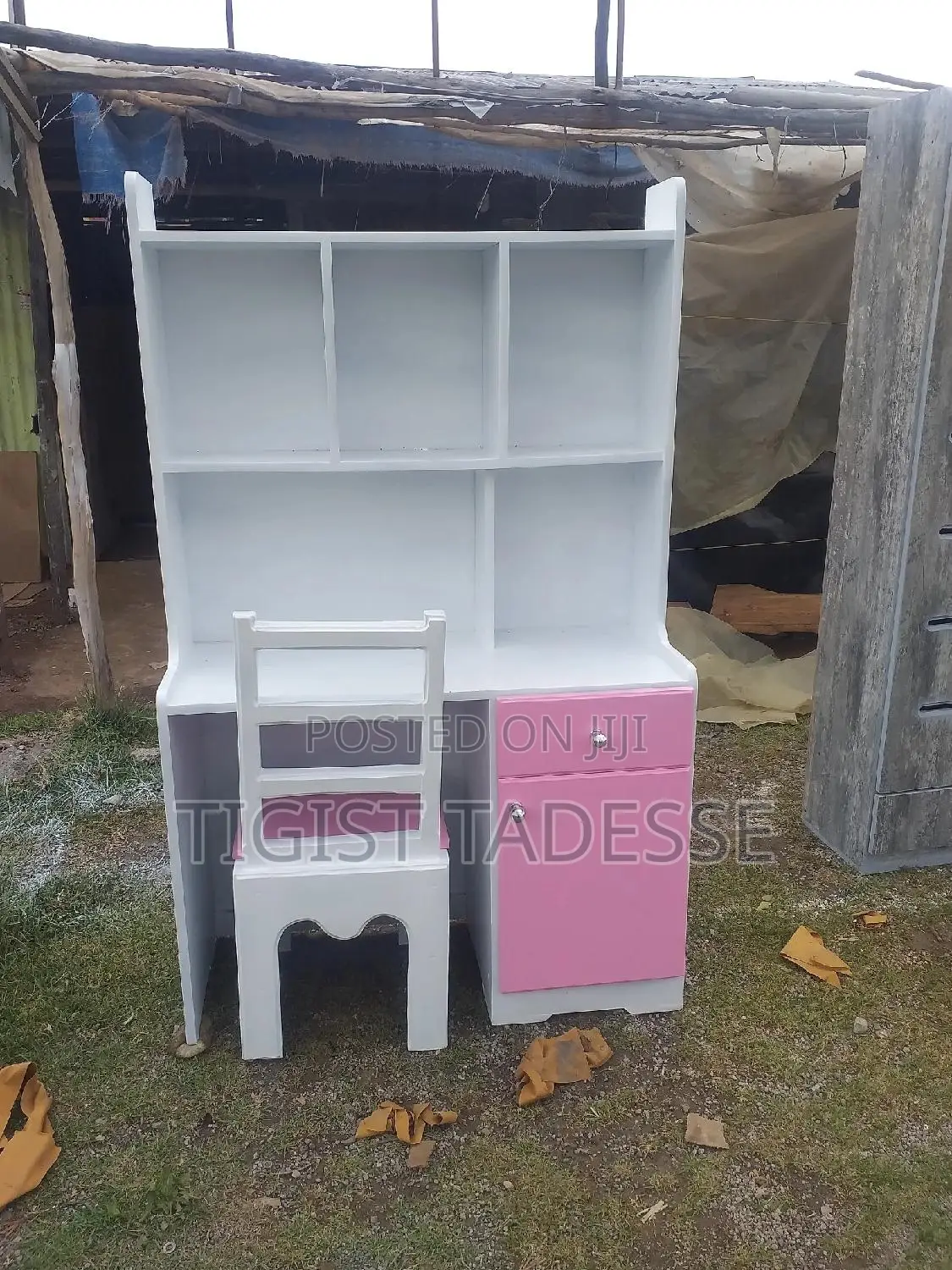 ለልጆች ማጥኛ መፅሀፍ መደርደርያ ያለው ለወንድም ለሴትም ልጆችዎ
በፈለጉት መጠን