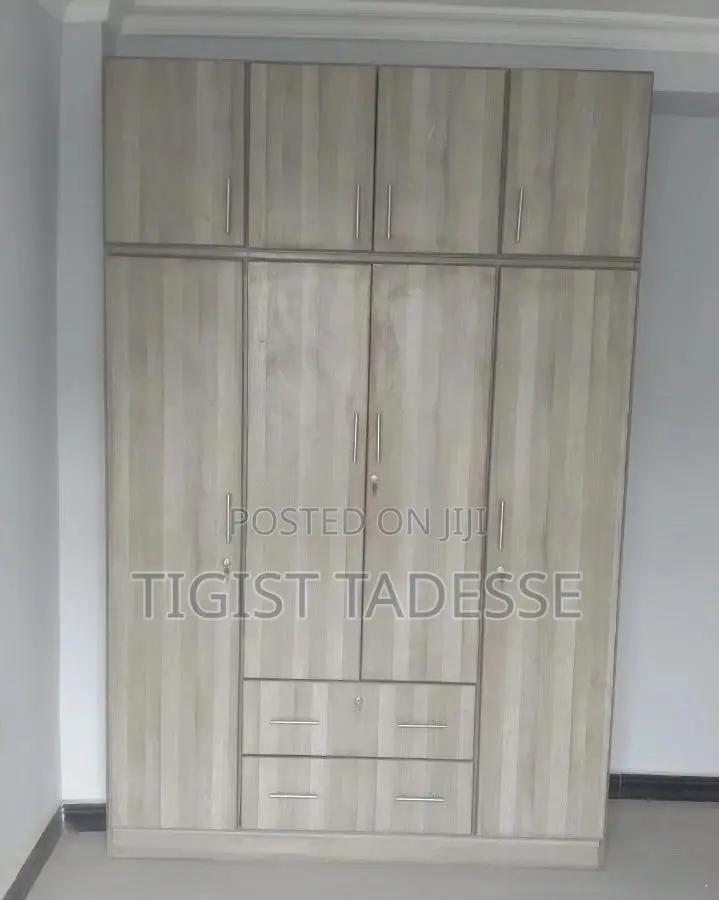 Bed Room Cupboard 150cm*250cm ቁም ሳጥን ከላይ ተደራቢ ያለው
