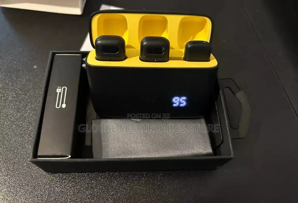 Professional Wireless Lavalier Microphone Withcharging Case