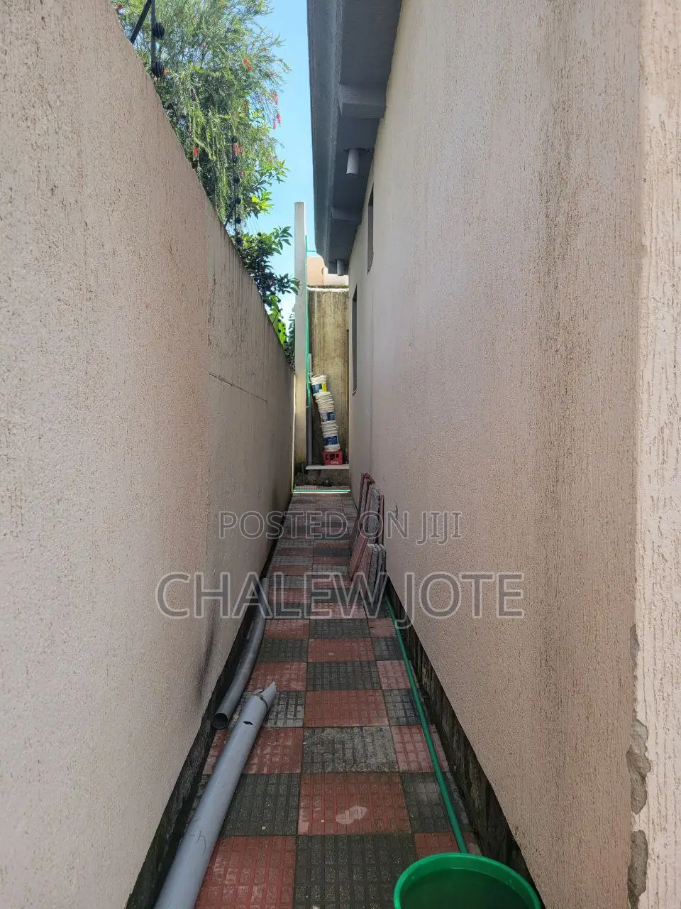 Furnished 5bdrm House in Gullele for sale