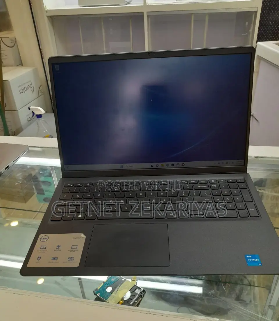 New Laptop Dell Inspiron 15 8GB Intel Core I5 SSD 256GB