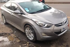 Hyundai Avante 2013 Silver