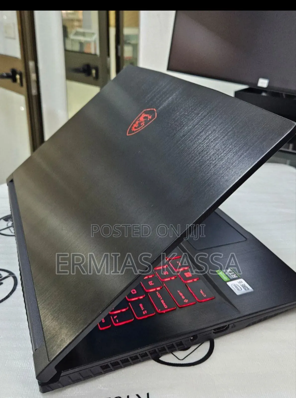 New Laptop MSI GF65 Thin 10UE 16GB Intel Core I5 SSD 512GB