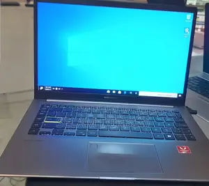 New Laptop Asus VivoBook W202 8GB AMD Ryzen 3 SSD 128GB