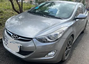 Hyundai Avante 2012 Silver
