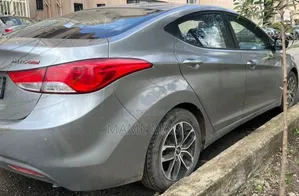 Hyundai Avante 2012 Silver