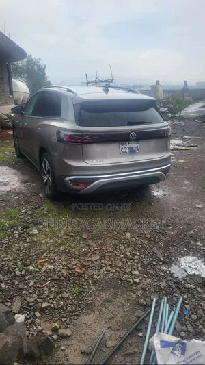 Volkswagen ID.6 Crozz 85 kWh AWD 2022 Gold