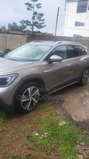 Volkswagen ID.6 Crozz 85 kWh AWD 2022 Gold