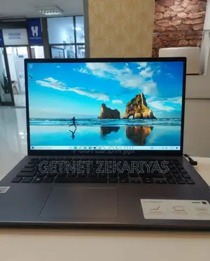 New Laptop Asus VivoBook 15 X505BA 8GB Intel Core I7 HDD+SSD 256GB