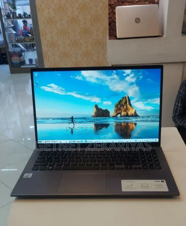 New Laptop Asus VivoBook 15 X505BA 8GB Intel Core I7 HDD+SSD 256GB