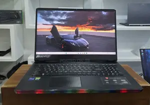 New Laptop MSI GE73 Raider RGB 8RE 32GB Intel Core I9 SSD 2T