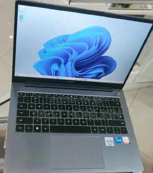 Photo - New Laptop Huawei MateBook 13 WRT-W19E 16GB Intel Core I5 SSD 512GB