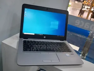 Photo - New Laptop HP EliteBook 820 G4 8GB Intel Core I5 SSD 256GB
