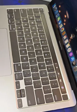 New Laptop Apple MacBook Pro 2020 16GB Intel Core I7 SSD 512GB