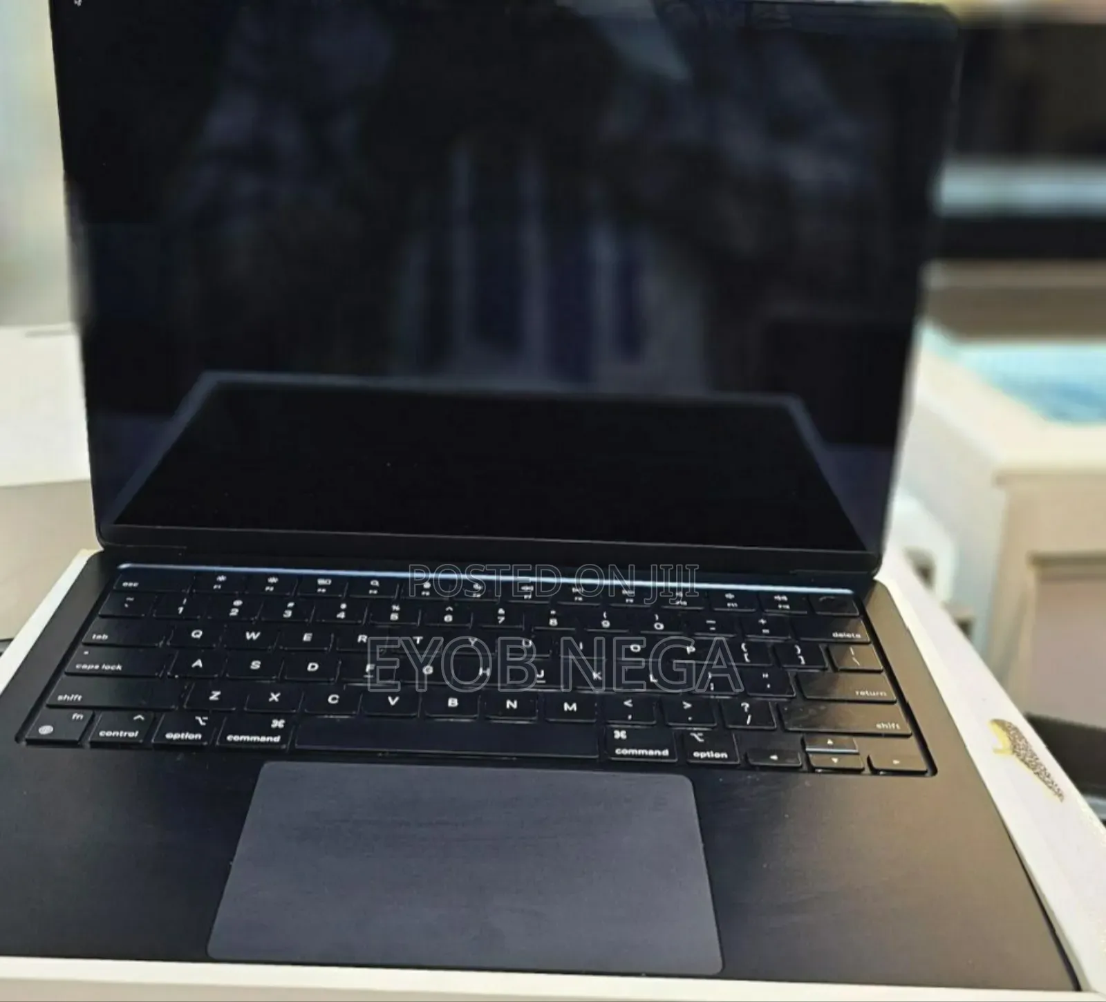 New Laptop Apple MacBook Air 2022 M2 8GB Apple M2 SSD 256GB