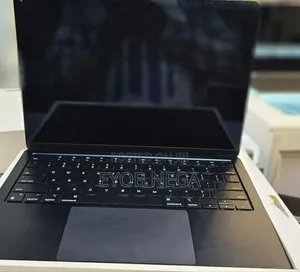 New Laptop Apple MacBook Air 2022 M2 8GB Apple M2 SSD 256GB