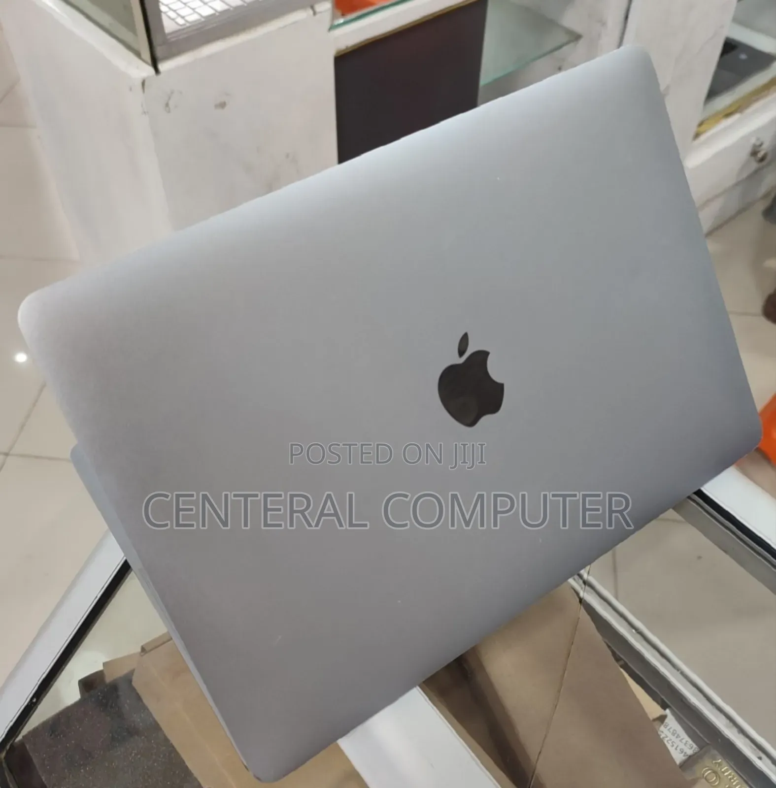 New Laptop Apple MacBook Air 2019 8GB Intel Core i5 SSD 256GB