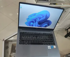 Photo - New Laptop Huawei MateBook 13 WRT-W19E 16GB Intel Core I5 SSD 512GB