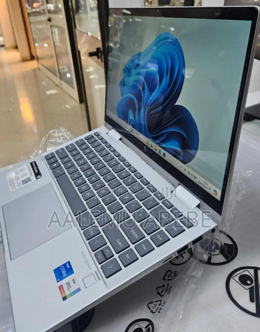 New Laptop HP Envy X360 8GB Intel Core I5 SSD 512GB