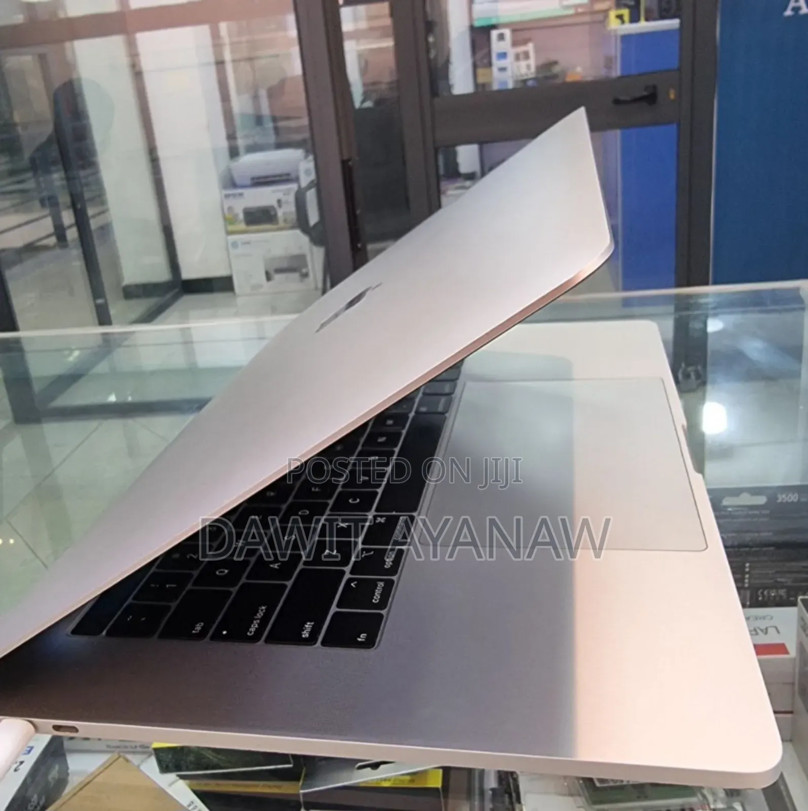 New Laptop Apple MacBook Pro 2018 32GB Intel Core I7 SSD 1T