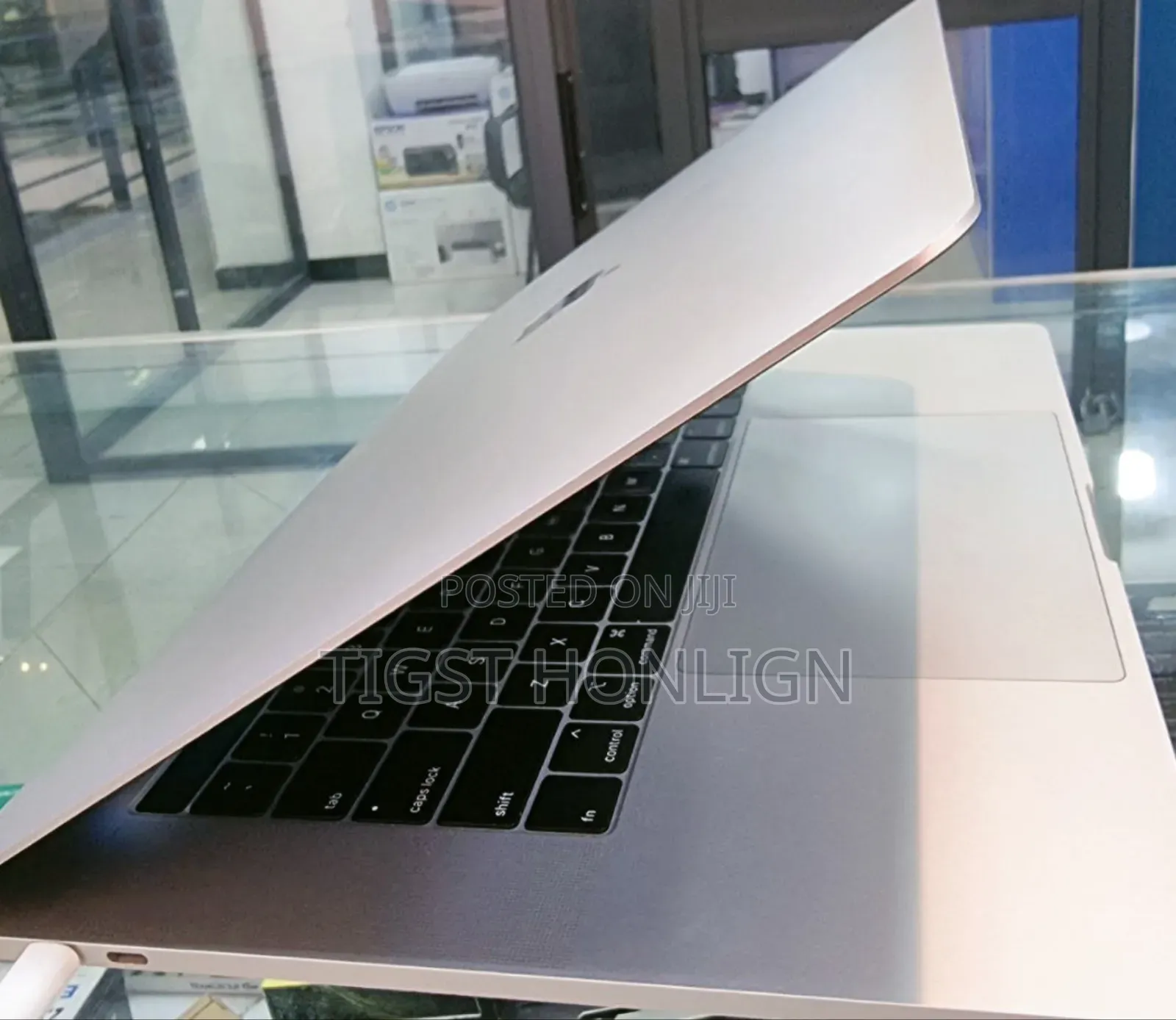 New Laptop Apple MacBook 2018 32GB Intel Core I9 SSD 1T